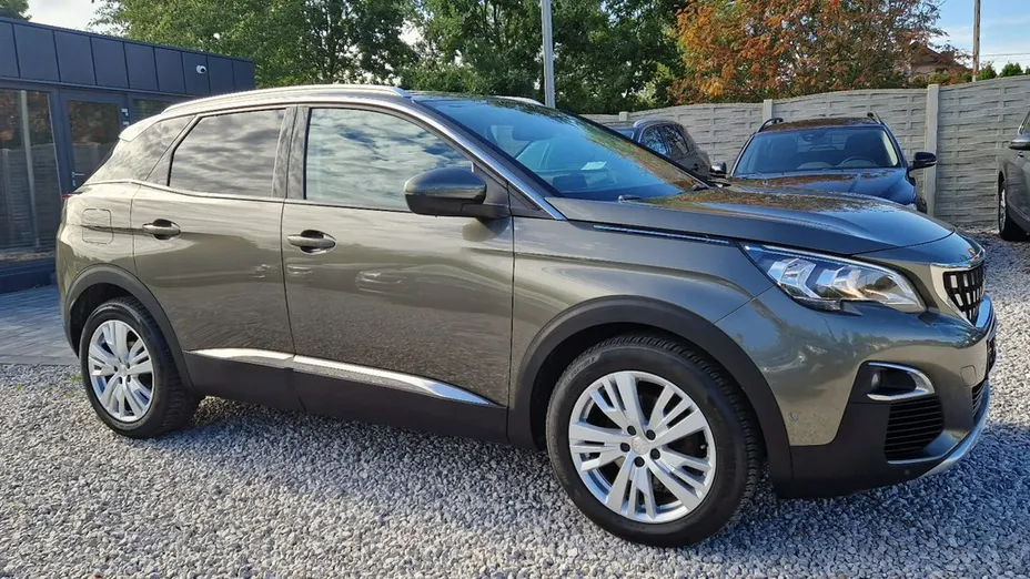 PEUGEOT 3008 -