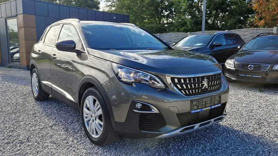 PEUGEOT 3008 -