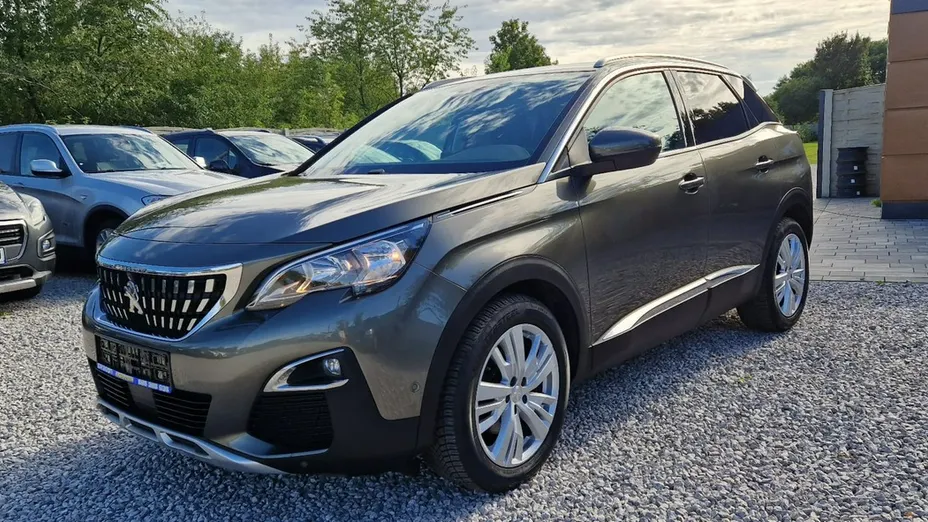PEUGEOT 3008 -