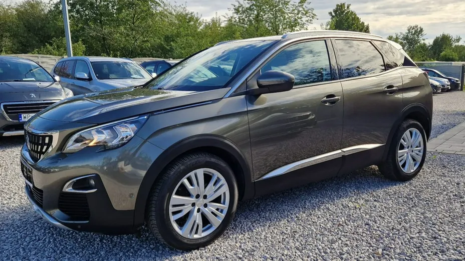 PEUGEOT 3008 -