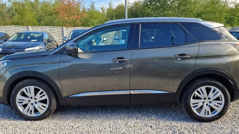 PEUGEOT 3008 -