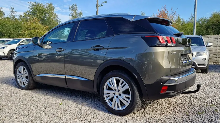 PEUGEOT 3008 -