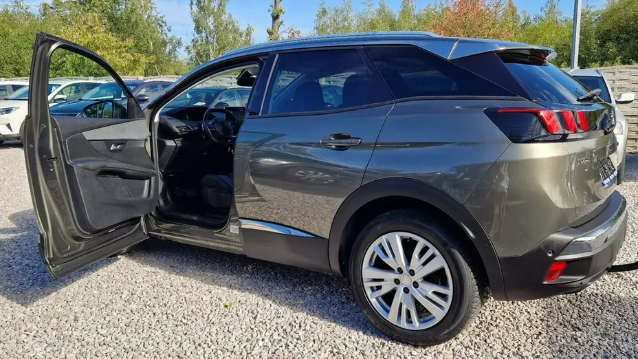 PEUGEOT 3008 -