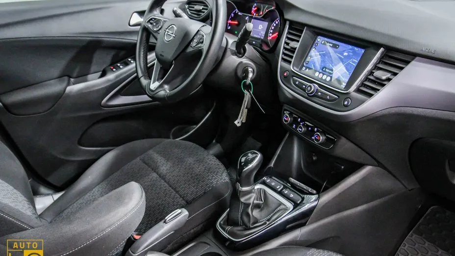 OPEL Crossland X -