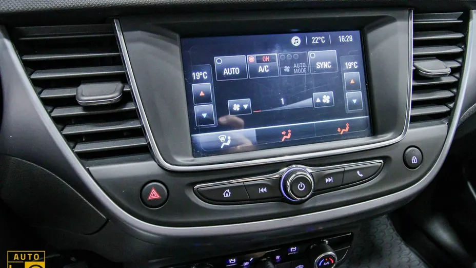 OPEL Crossland X -
