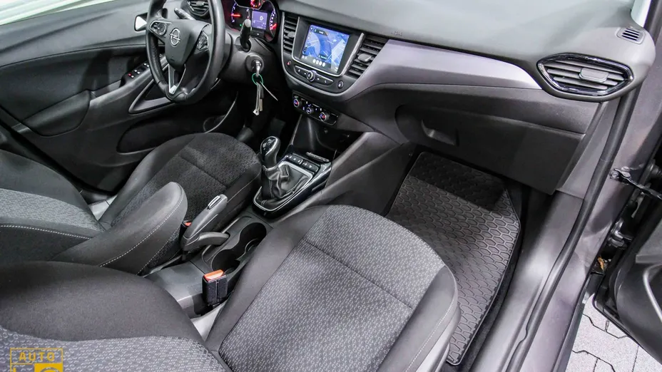 OPEL Crossland X -