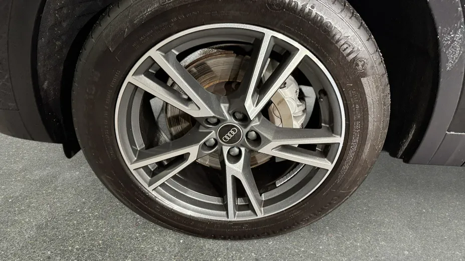 AUDI Q5 -
