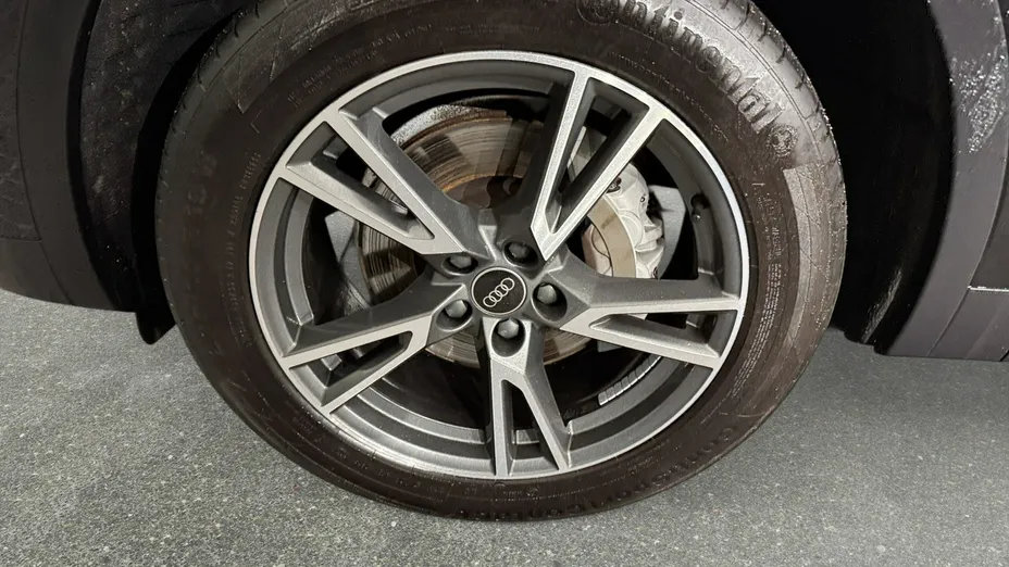 AUDI Q5 -
