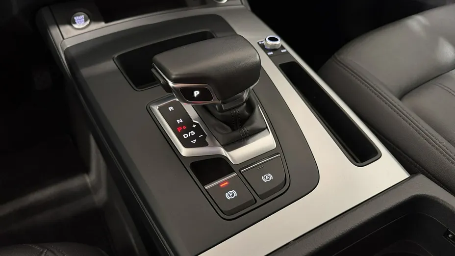 AUDI Q5 -