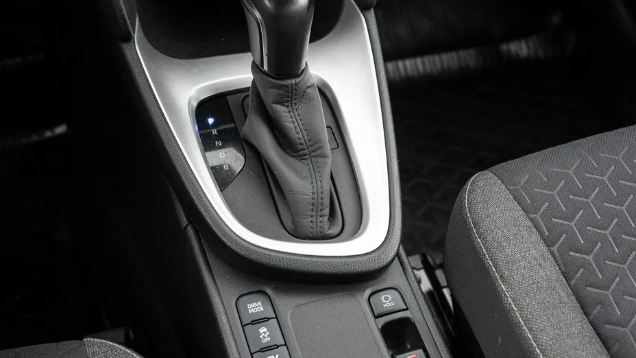 TOYOTA Yaris Cross -