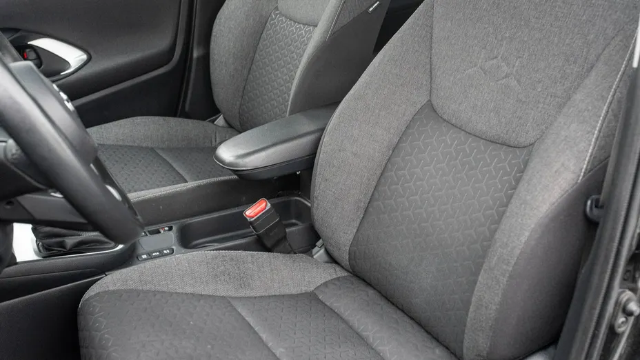 TOYOTA Yaris Cross -