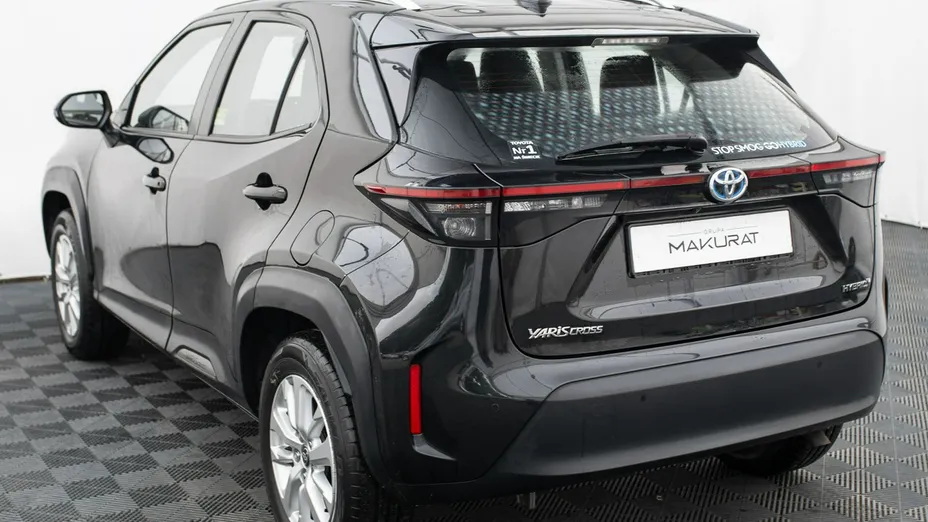 TOYOTA Yaris Cross -
