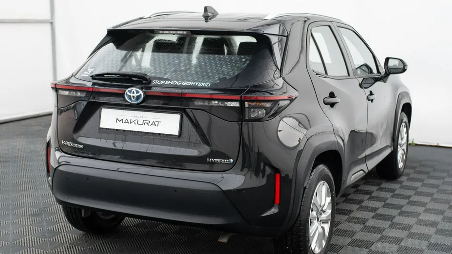TOYOTA Yaris Cross -
