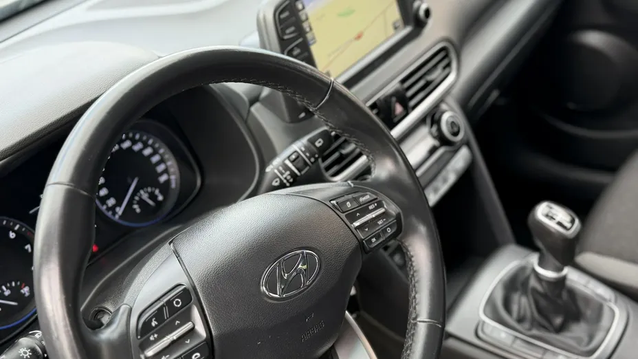 HYUNDAI Kona -