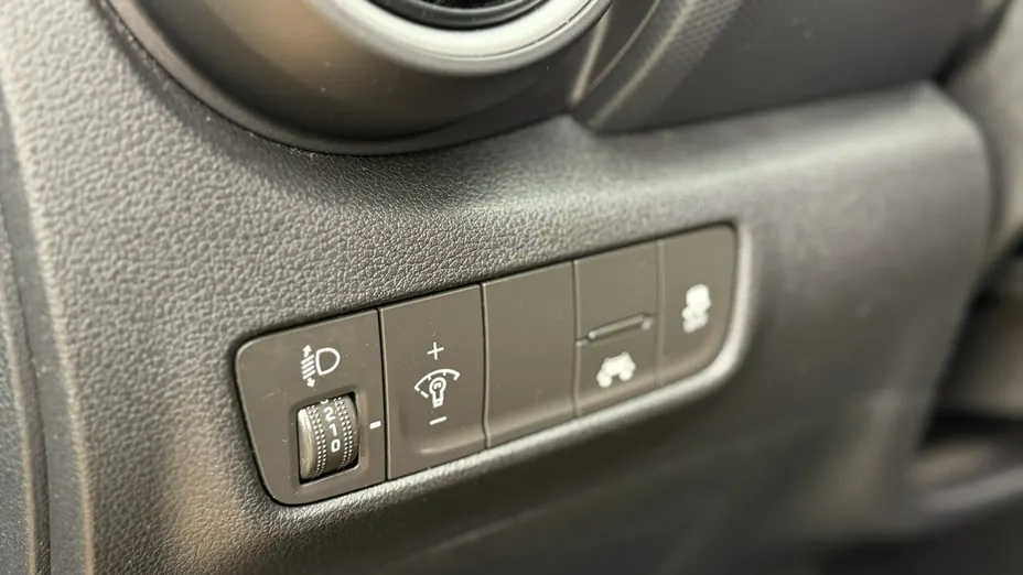 HYUNDAI Kona -