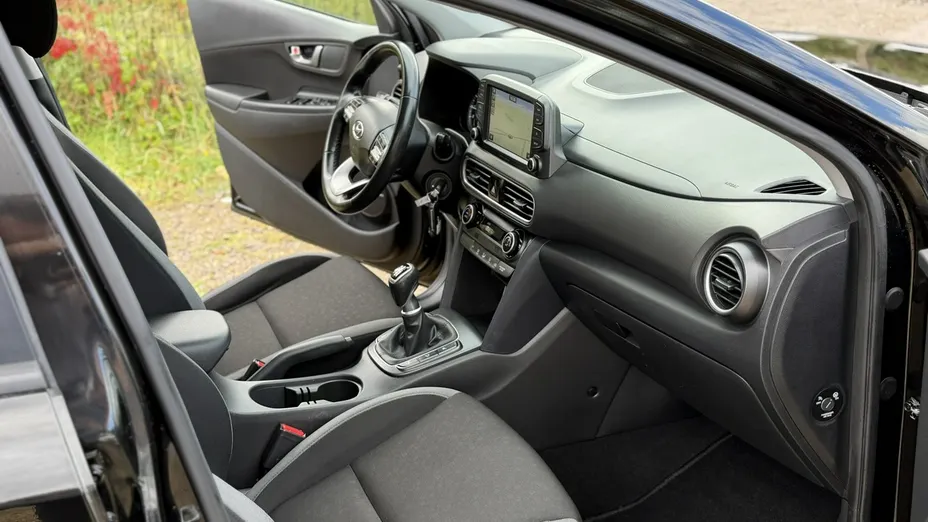 HYUNDAI Kona -