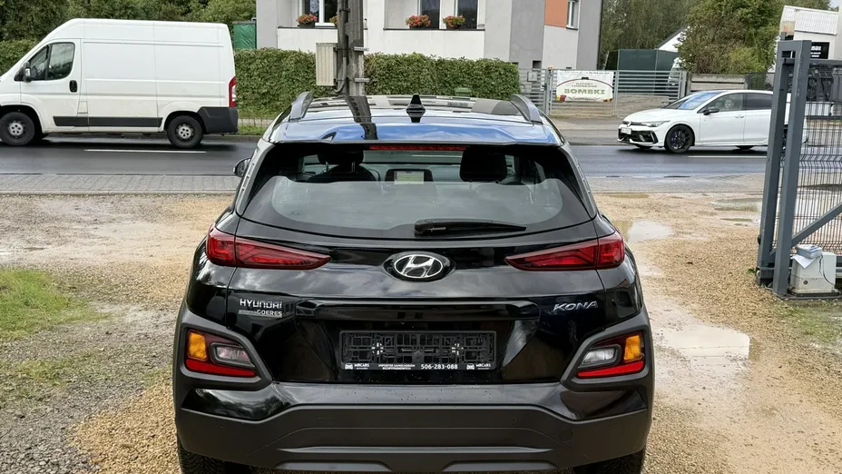 HYUNDAI Kona -