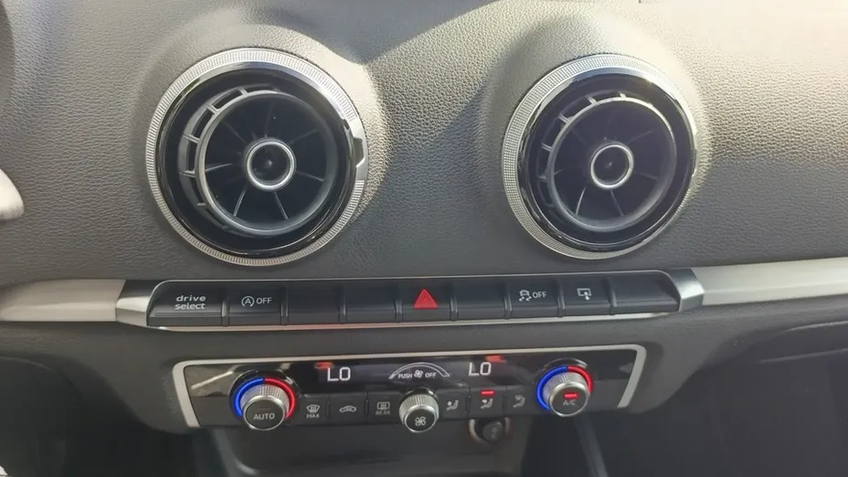 AUDI A3 Sportback -