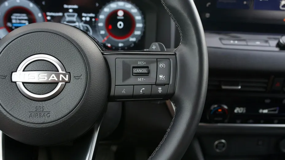 NISSAN Qashqai -