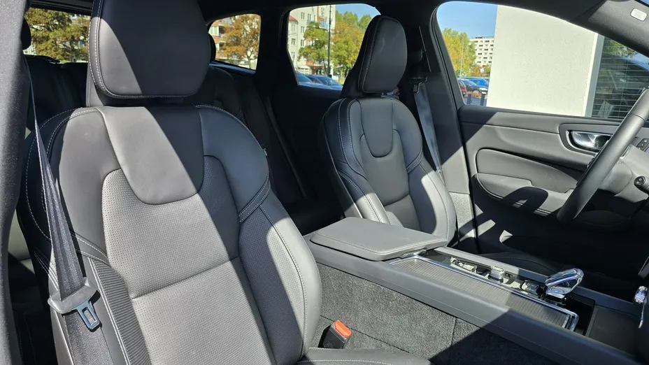 VOLVO XC60 -