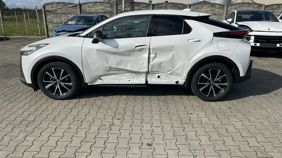 TOYOTA C-HR -