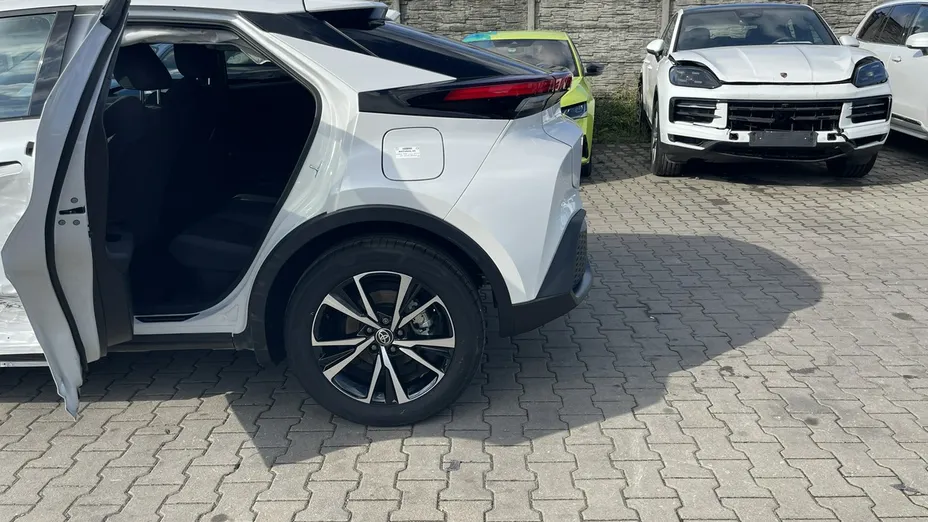 TOYOTA C-HR -