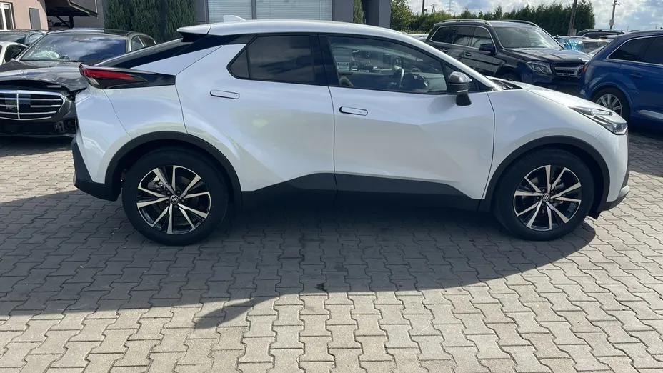 TOYOTA C-HR -