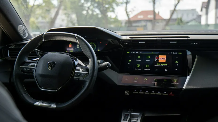 PEUGEOT 408 -