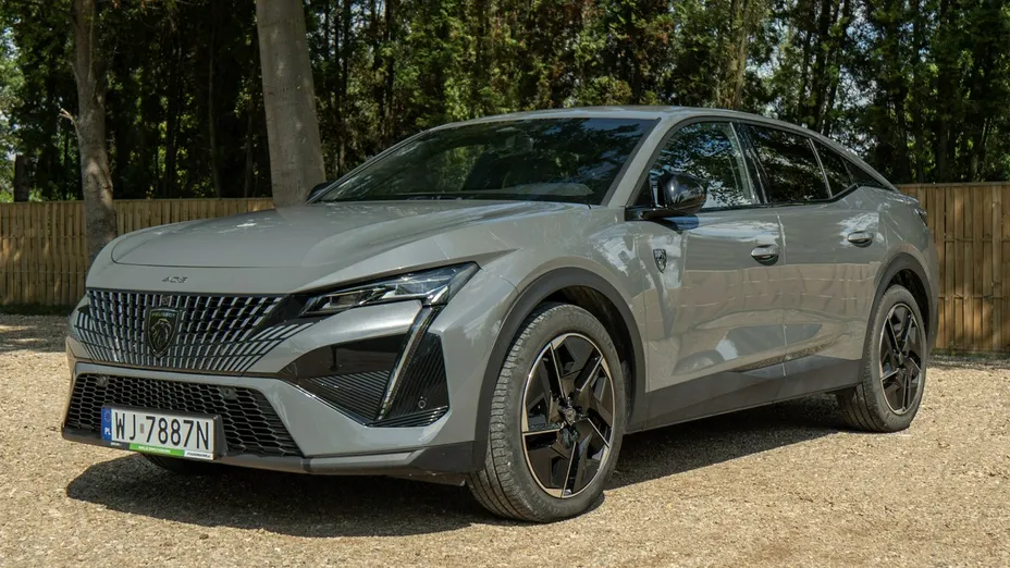 PEUGEOT 408 -