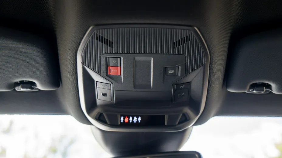 PEUGEOT 408 -