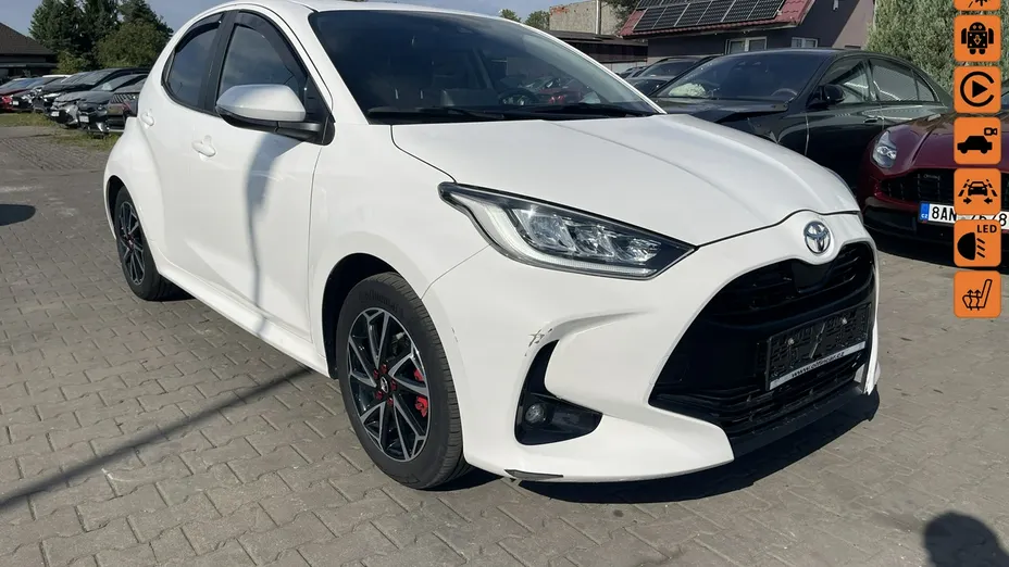 TOYOTA Yaris -