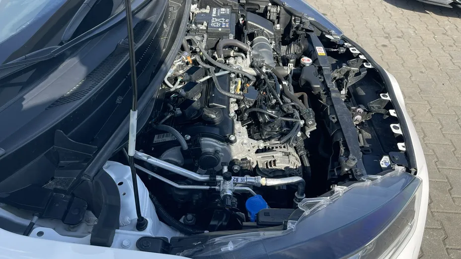 TOYOTA Yaris -