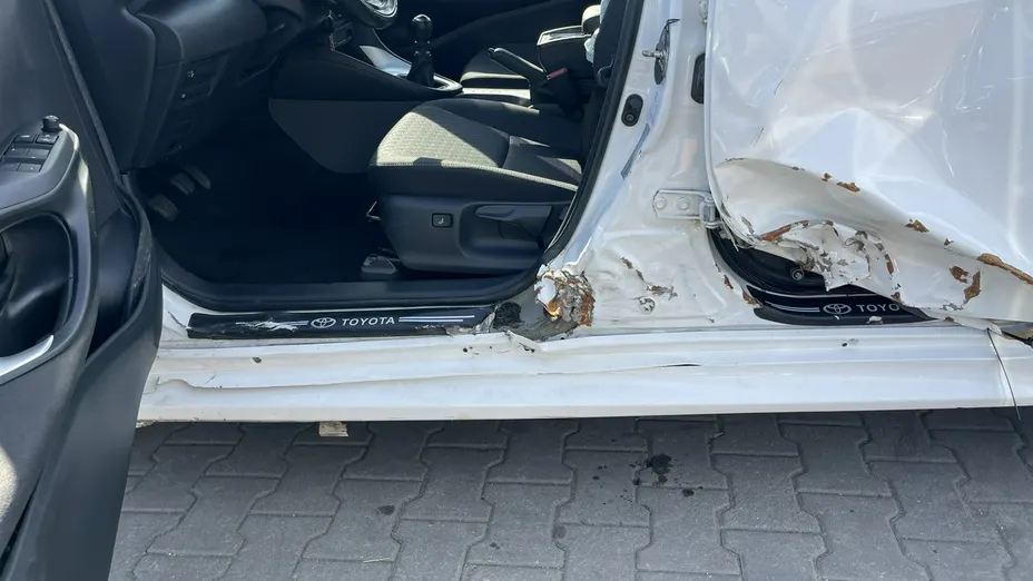 TOYOTA Yaris -