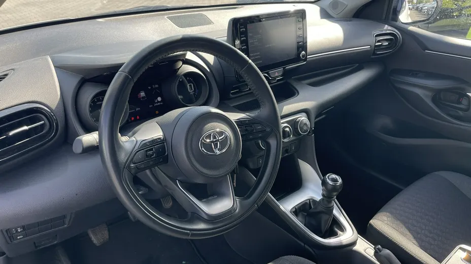 TOYOTA Yaris -