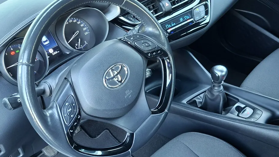 TOYOTA C-HR -