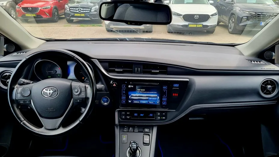 TOYOTA Auris -