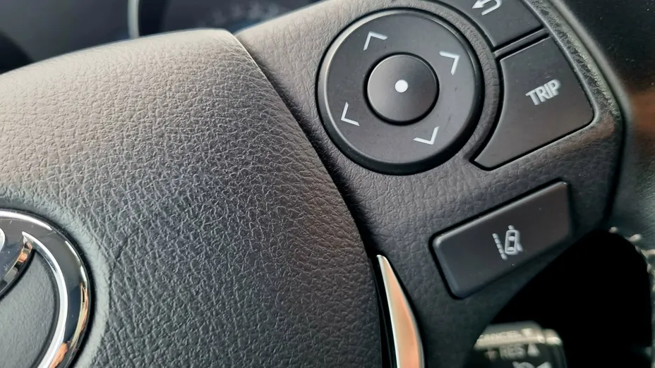 TOYOTA Auris -