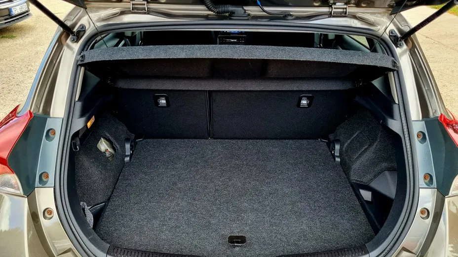 TOYOTA Auris -