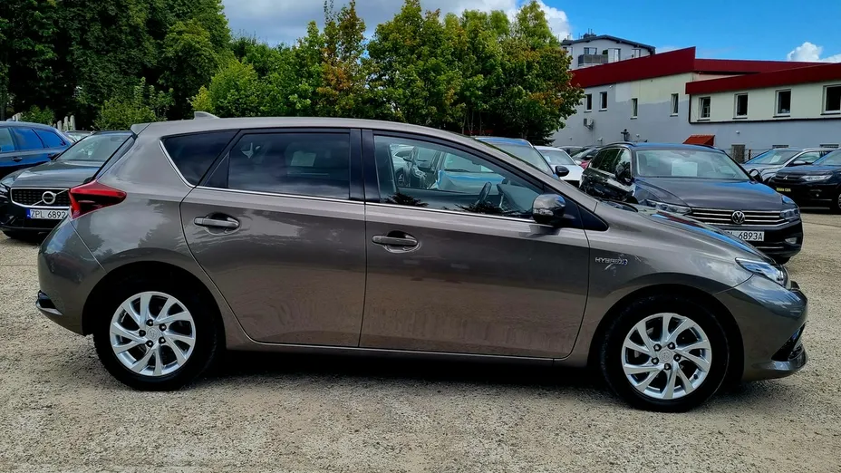 TOYOTA Auris -