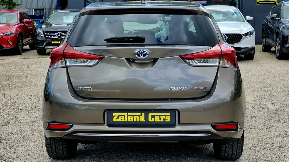 TOYOTA Auris -