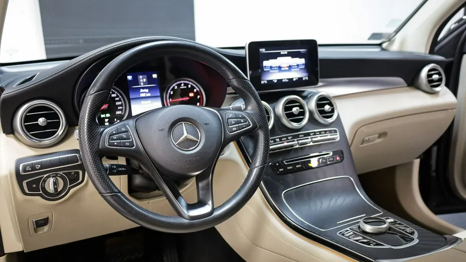 MERCEDES-BENZ GLC -