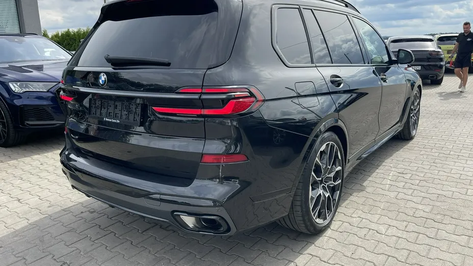 BMW X7 -