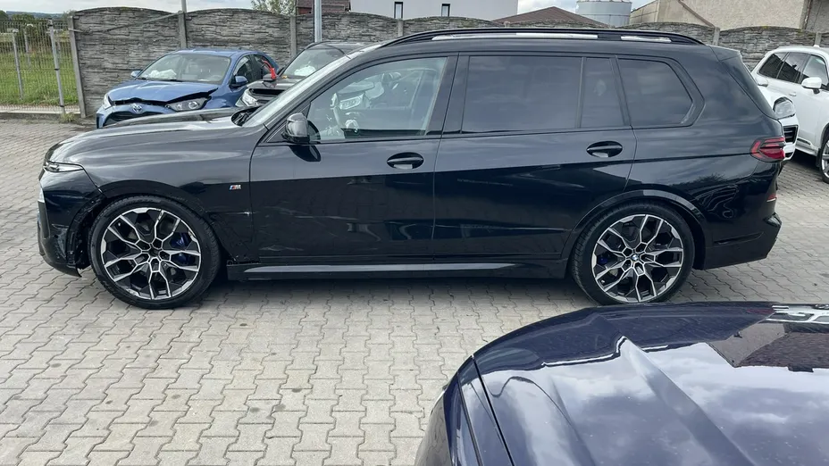BMW X7 -