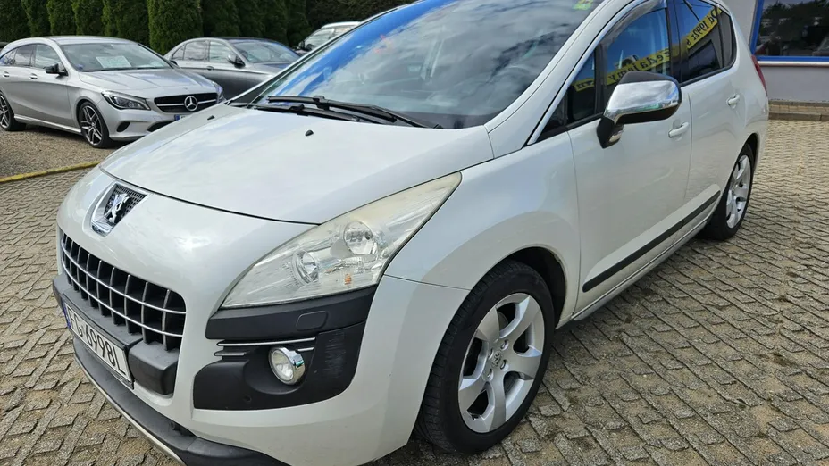 PEUGEOT 3008 -