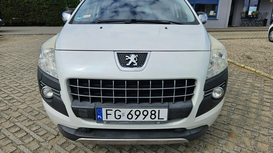 PEUGEOT 3008 -