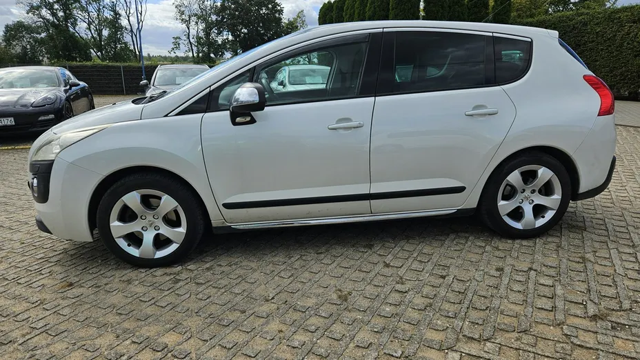 PEUGEOT 3008 -