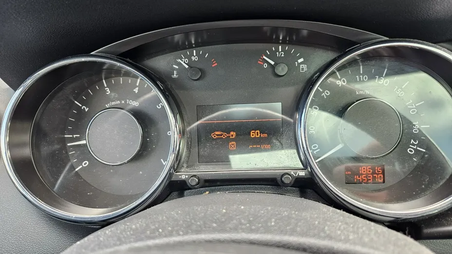 PEUGEOT 3008 -