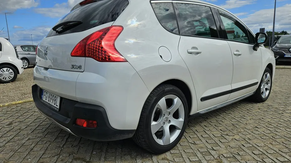 PEUGEOT 3008 -