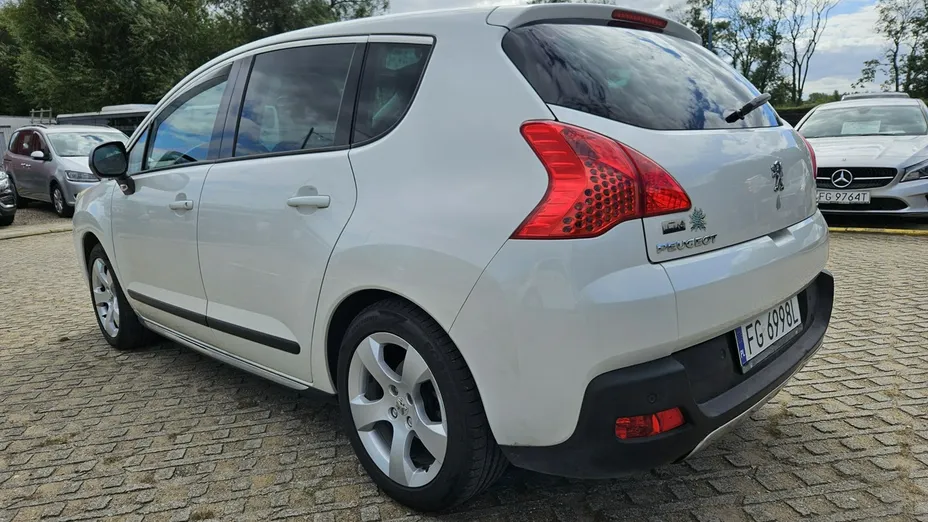 PEUGEOT 3008 -