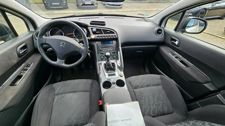 PEUGEOT 3008 -